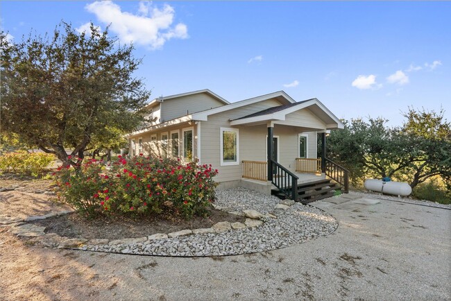 Building Photo - 414 Gregg Dr