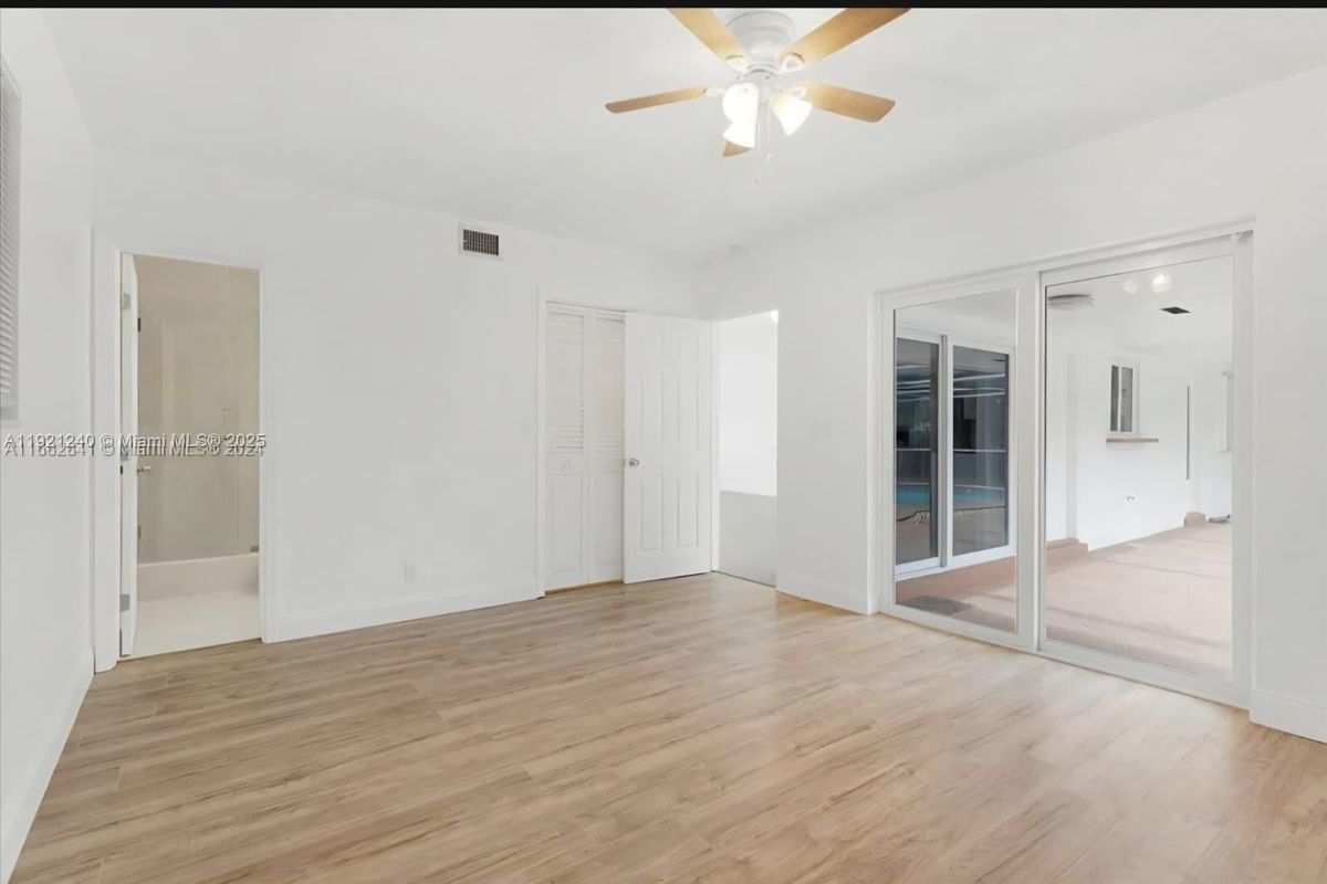 Building Photo - 7160 SW 5th Ct