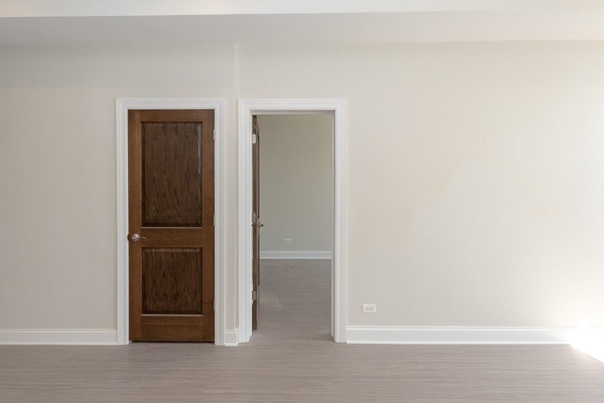 Building Photo - 1815 N Clybourn Ave