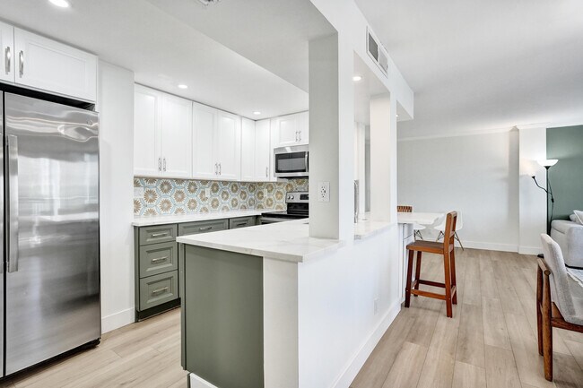 Building Photo - 1600 SE 15th St