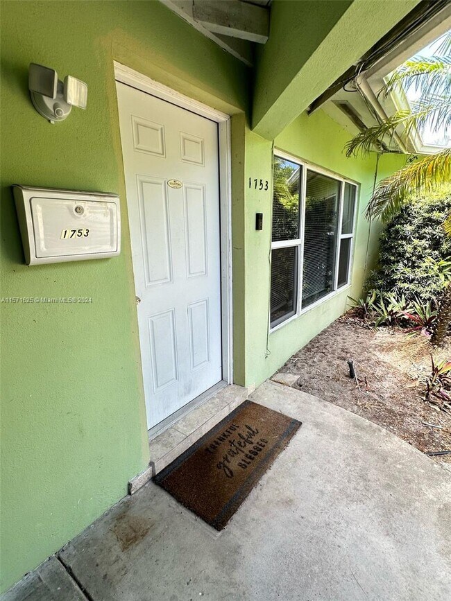 Building Photo - 1753 NE 18th St