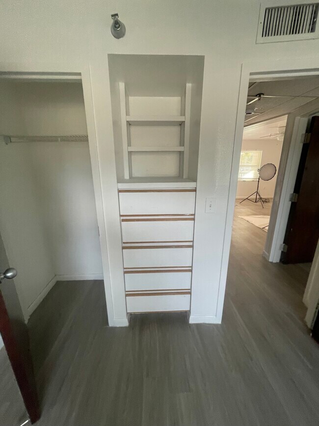 Building Photo - Neighbors of Lakeland