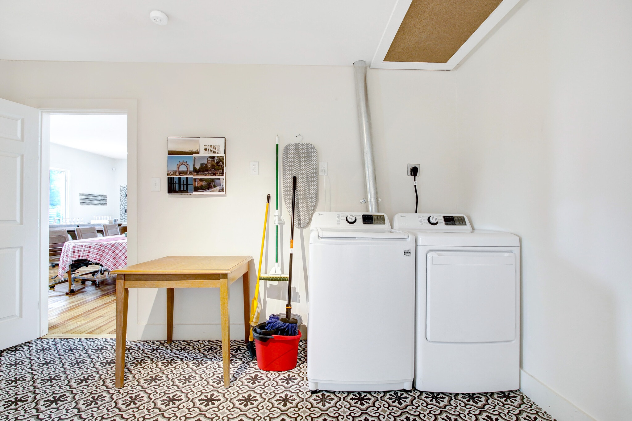 Building Photo - 120 Shadrach St