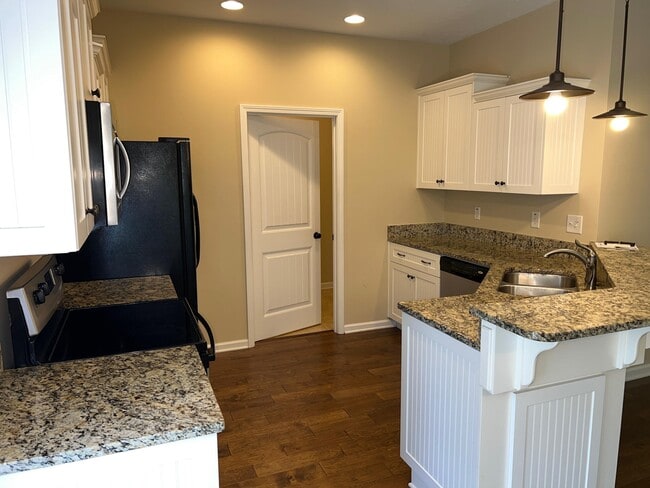 Building Photo - 172 Kline St NW