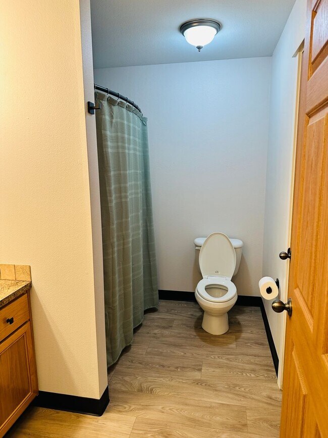 Building Photo - Charming Condo in Terrific Salmon Creek Location
