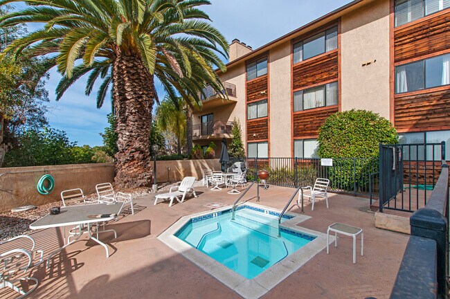 Building Photo - BEAUTIFUL BAY PARK CONDO W/ BAY VIEWS! - 2...