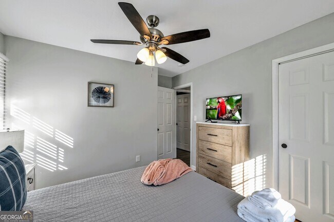 Building Photo - 444 Smyrna Powder Springs Rd SW