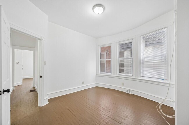 Building Photo - 427 N Redfield St