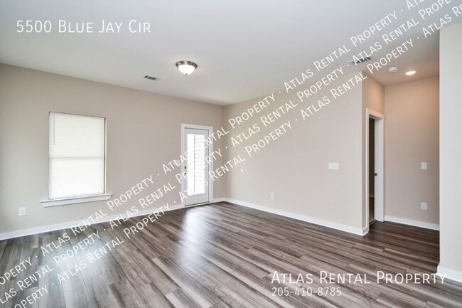 Building Photo - 5500 Blue Jay Cir