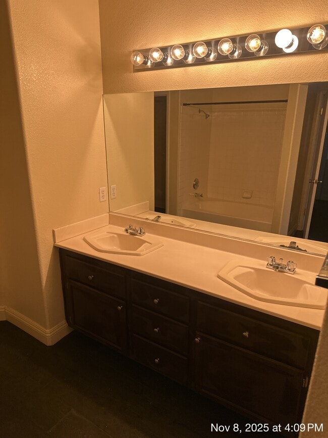 Building Photo - 6833 Coral Rock Dr