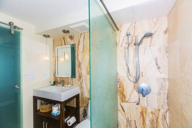 Building Photo - 1765 Ala Moana Blvd