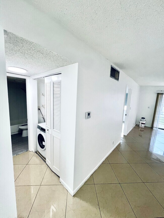 Building Photo - 7610 Stirling Rd