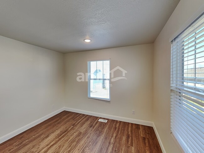 Building Photo - 11122 S Seagrass Dr