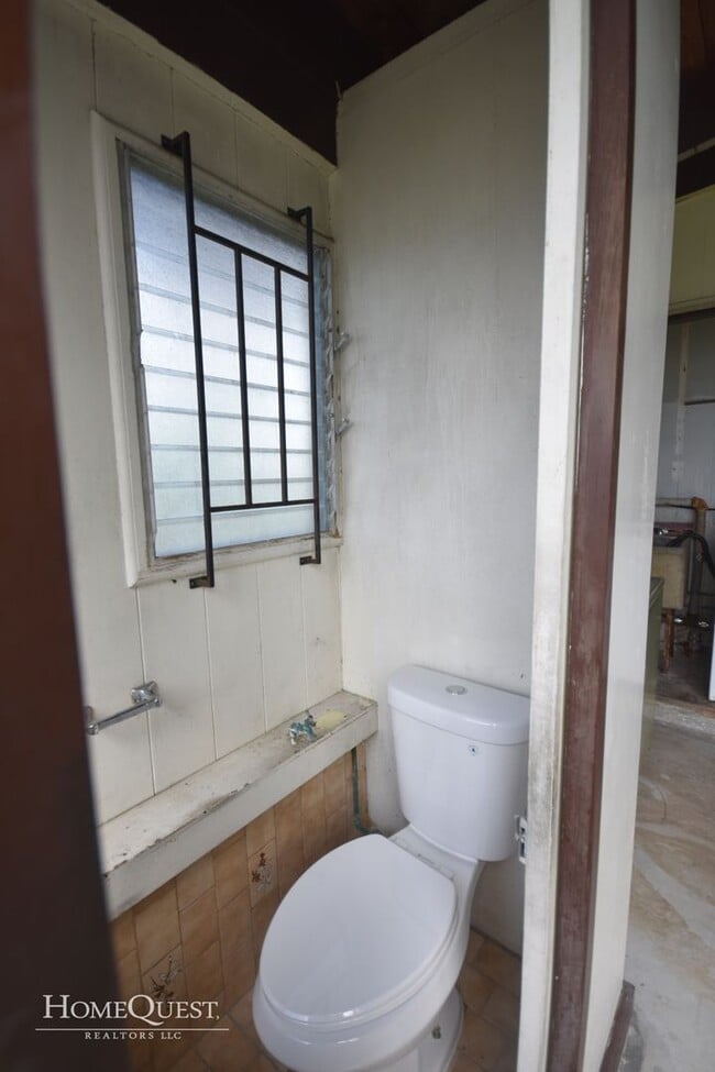 Building Photo - Kaneohe Charm -- 3 bed 1.5 bath SFH -- $3500/mo