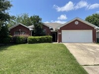Building Photo - 1405 High Crest Dr