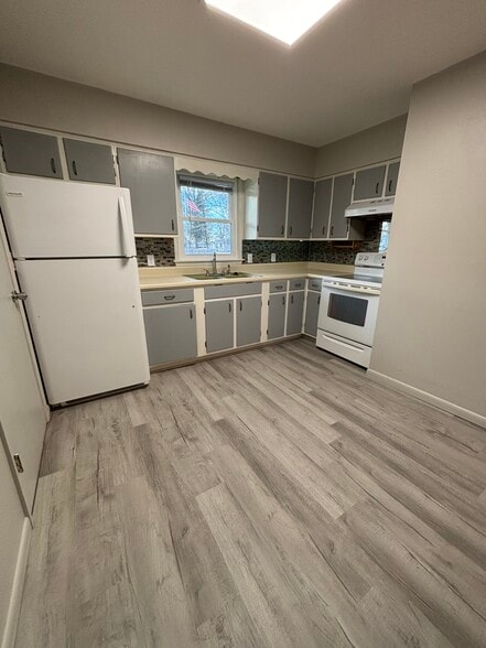 Building Photo - 406 N Main St