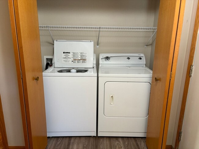 Building Photo - Remodeled 2 Bedroom Town Home