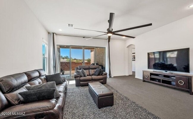 Building Photo - 719 E Danum Vly Dr