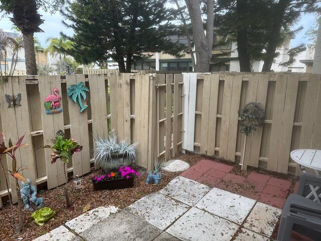 Building Photo - 1561 NE 12th Terrace