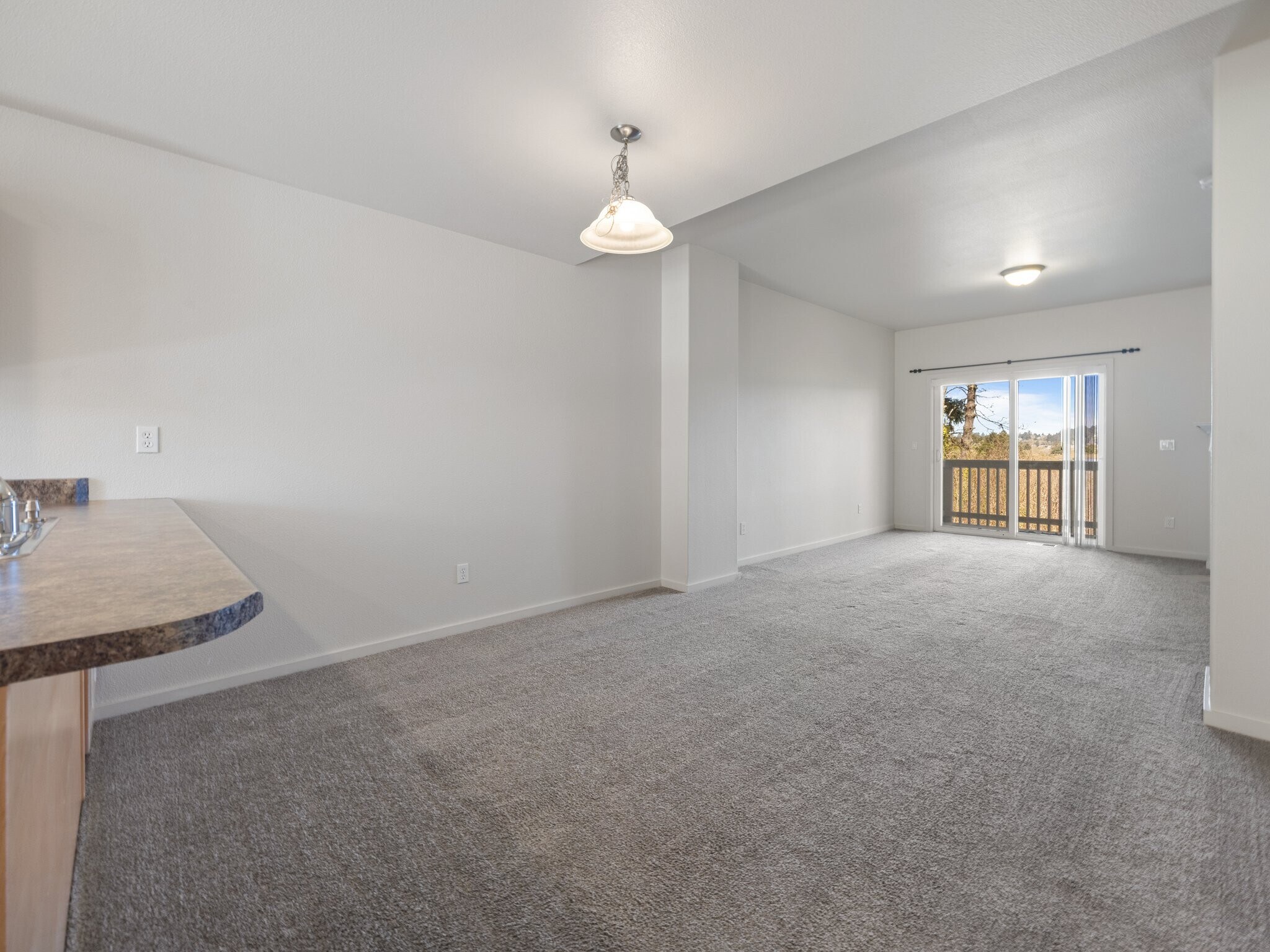 Building Photo - 475 SE 35th St