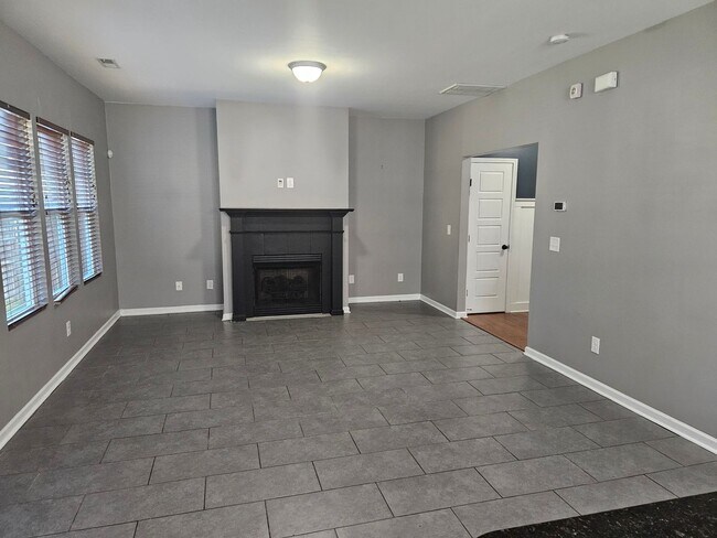 Building Photo - 3 Bedroom 2.5 bath unfurnished home in The Landing at Mill Creek - Sneads Ferry