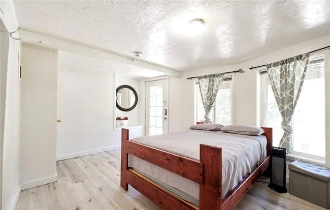 Building Photo - 33362 Carlock Dr