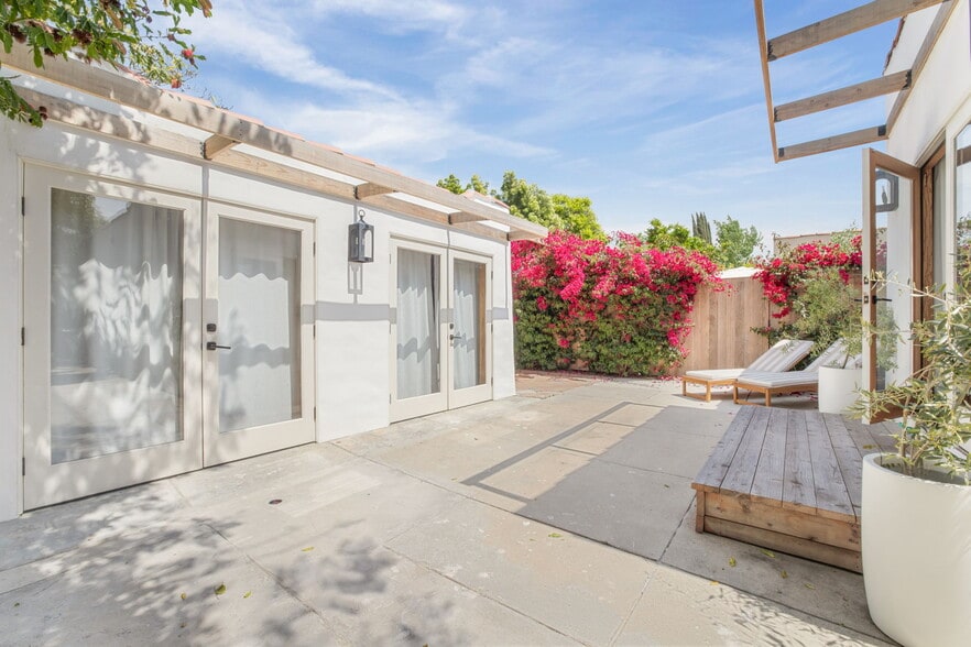 Building Photo - 6277 Commodore Sloat Dr