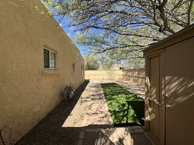 Building Photo - 3 bed 2 bath Santa Fe Home