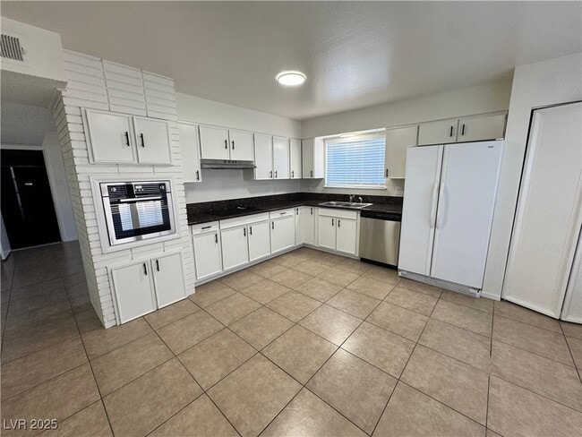 Building Photo - 2539 Winterwood Blvd