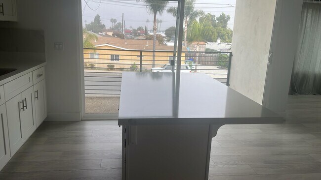 Building Photo - 1807 Donax Ave