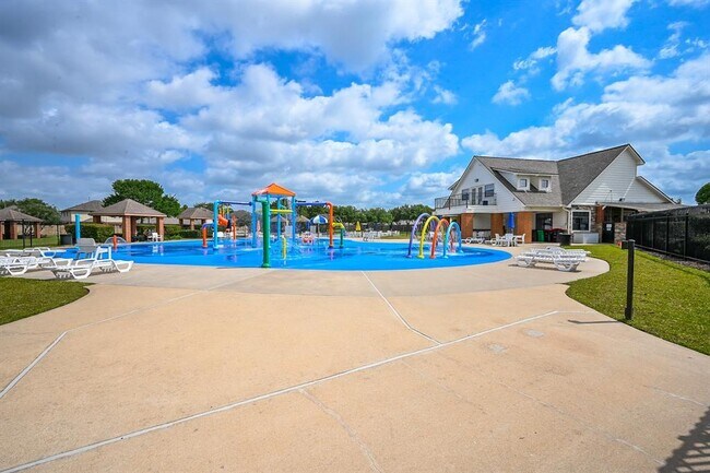 Building Photo - 10911 Overland Trail Dr