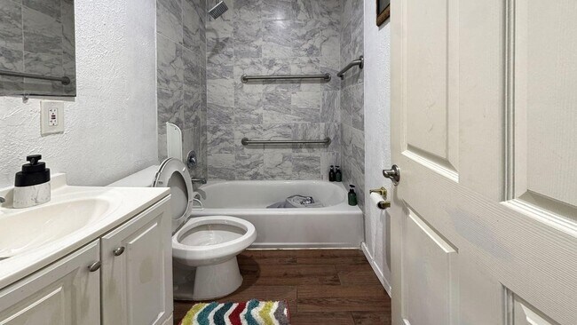 Building Photo - 7901 Record St