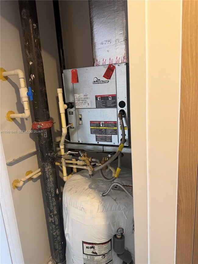 Building Photo - 121 NE 5th St