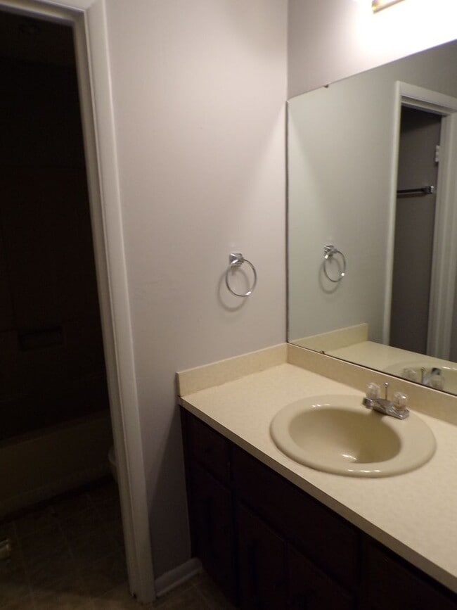 Building Photo - Anthony Circle Townhomes, Enterprise, AL