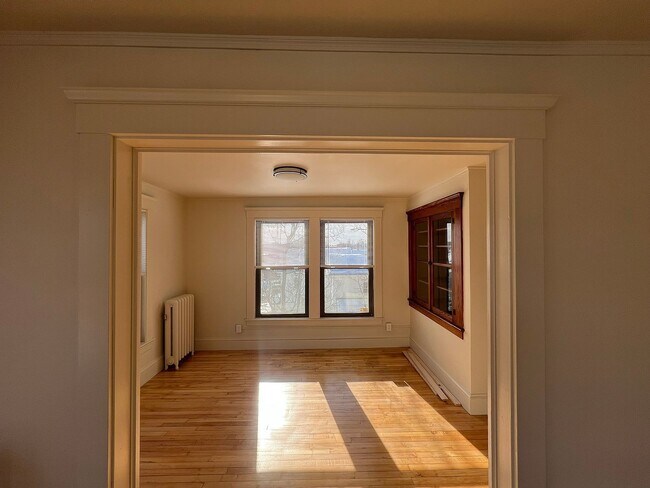 Building Photo - 248 N Main St