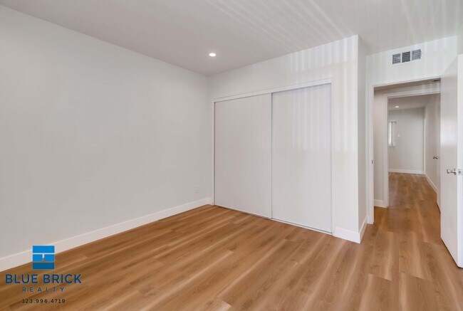 Building Photo - 5415 Corteen Pl
