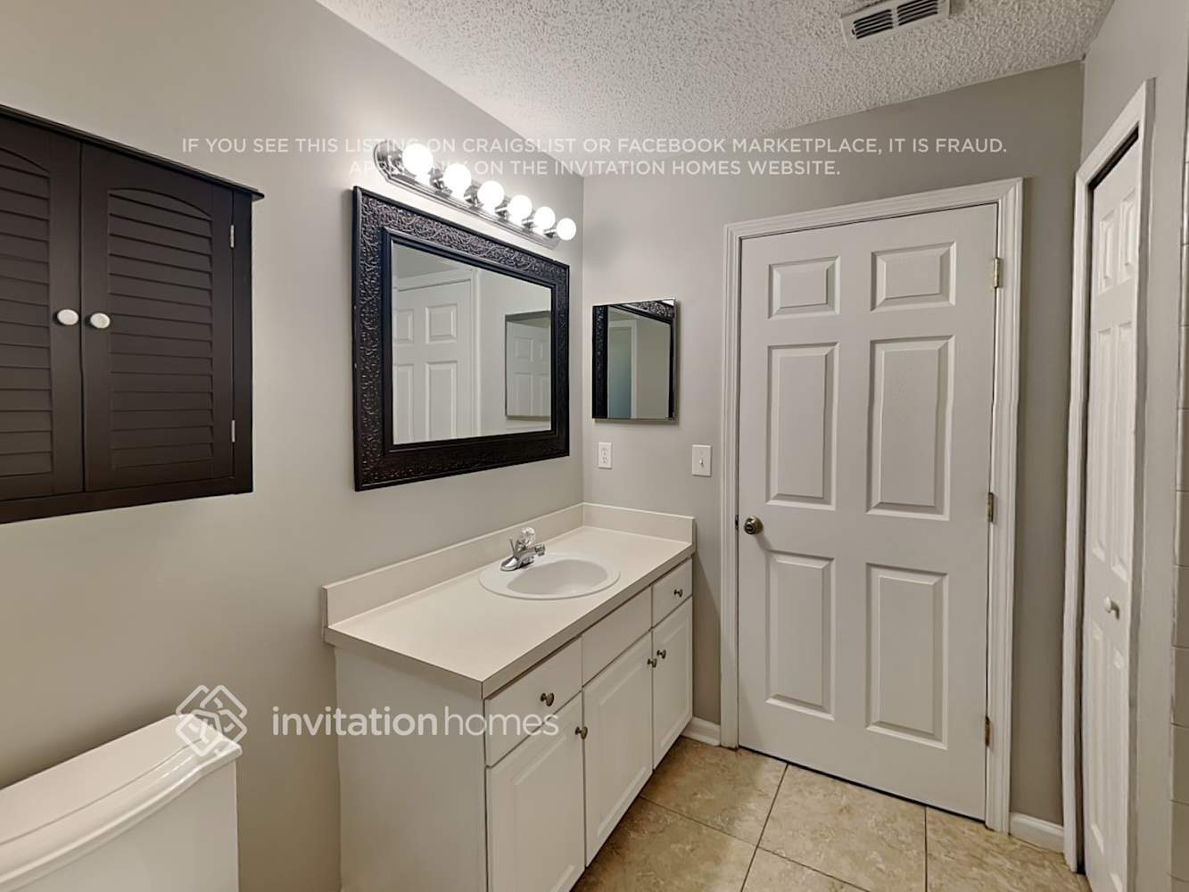Building Photo - 909 N Lilac Loop