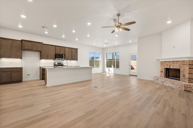 Building Photo - Beautiful New Build Home in Cypress Ranch!