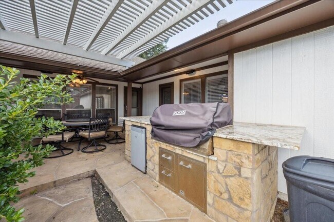 Building Photo - Coming Soon - Carrollton Rental