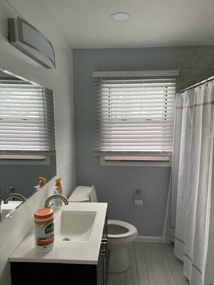 Building Photo - 22799 Floral St