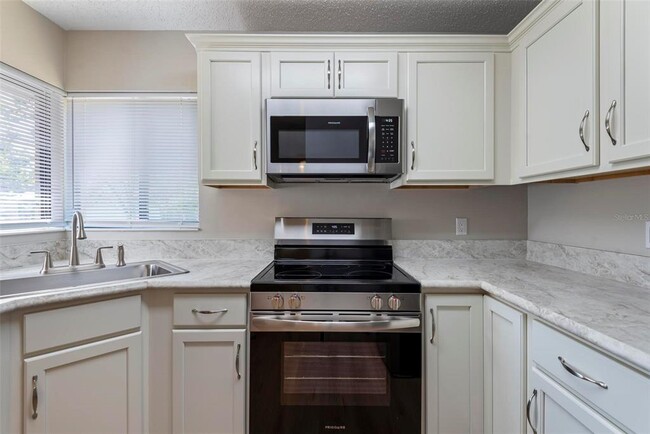 Building Photo - 12 Blairmore Pl