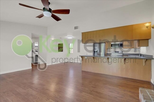 Building Photo - 6359 Edgewood Way