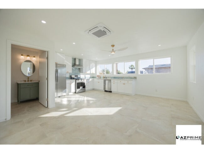 Building Photo - Modern Studio in Tempe with Prime Location &amp; Upgrades!