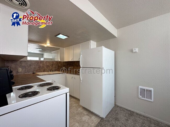 Building Photo - 1625 S Taggart St