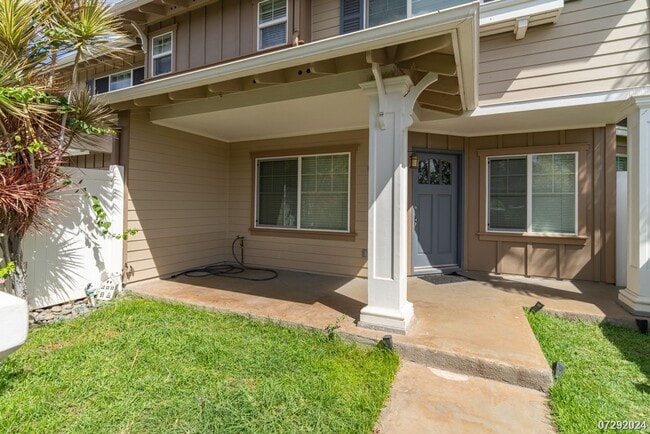 Building Photo - $3700 | 3br/2.5ba Townhome in Fairway's Edge