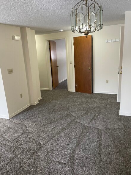 Building Photo - 820 State St