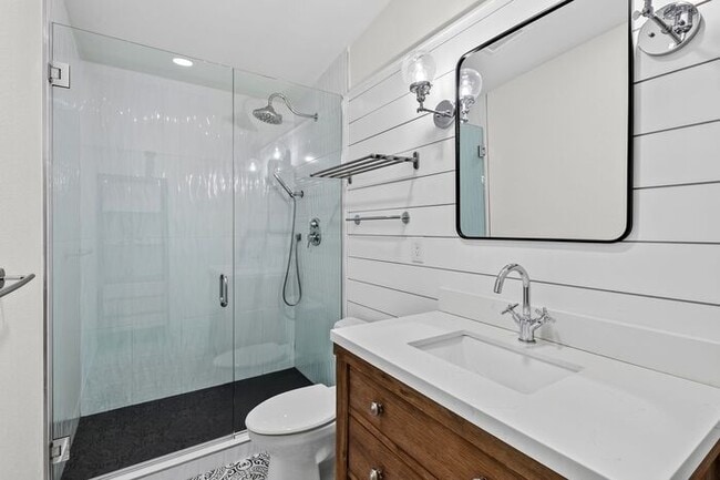 Building Photo - Charming and Cozy Air-Conditioned High Point Rambler (1st Month Free)