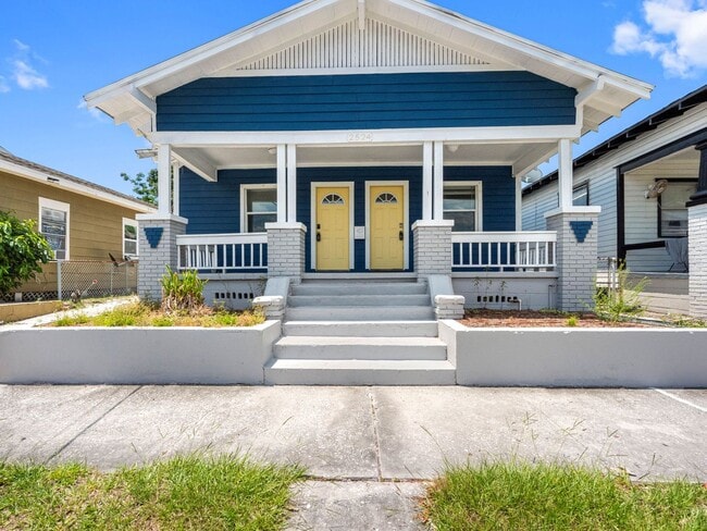 Building Photo - Affordable 3/1.5 West Tampa Home