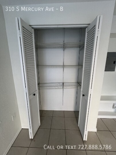 Building Photo - 310 S Mercury Ave