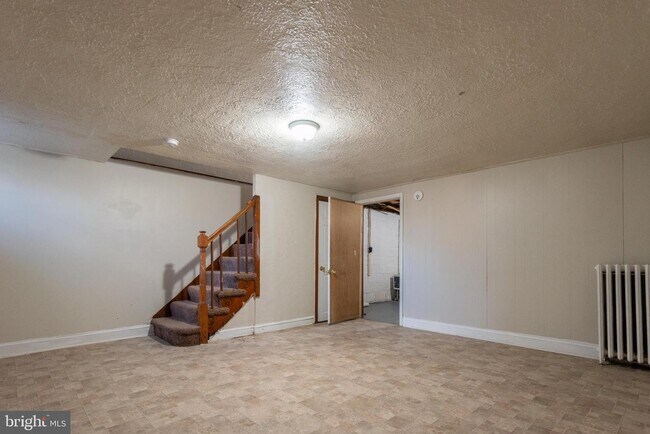Building Photo - 1422 18th St SE